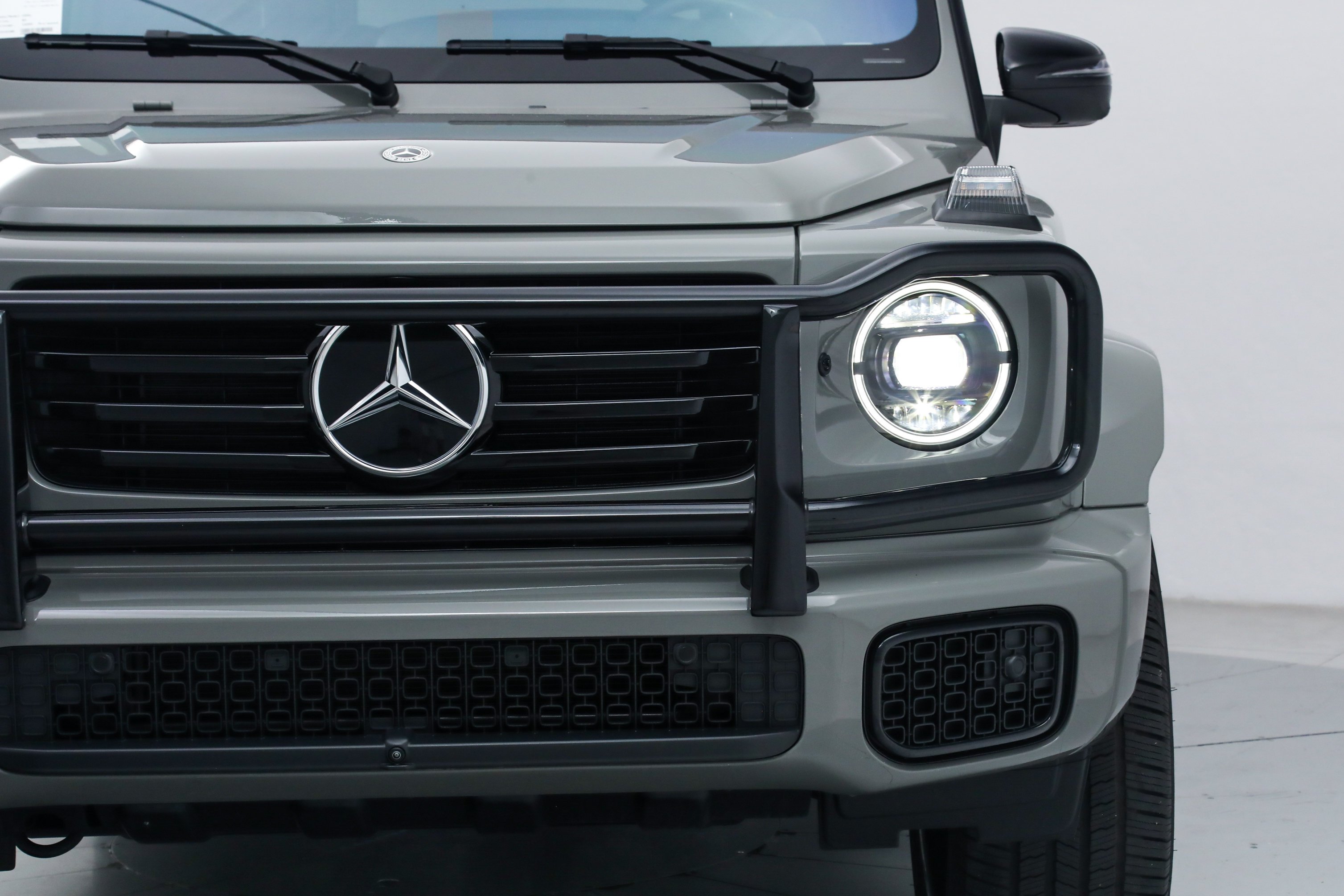 Used 2025 Gray Mercedes-Benz G 550 image 10