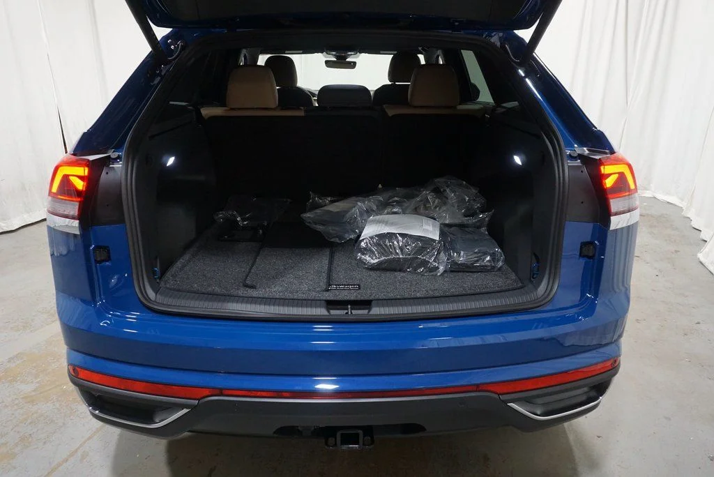 2025 Volkswagen Atlas Cross Sport SE w/Tech - Photo 31