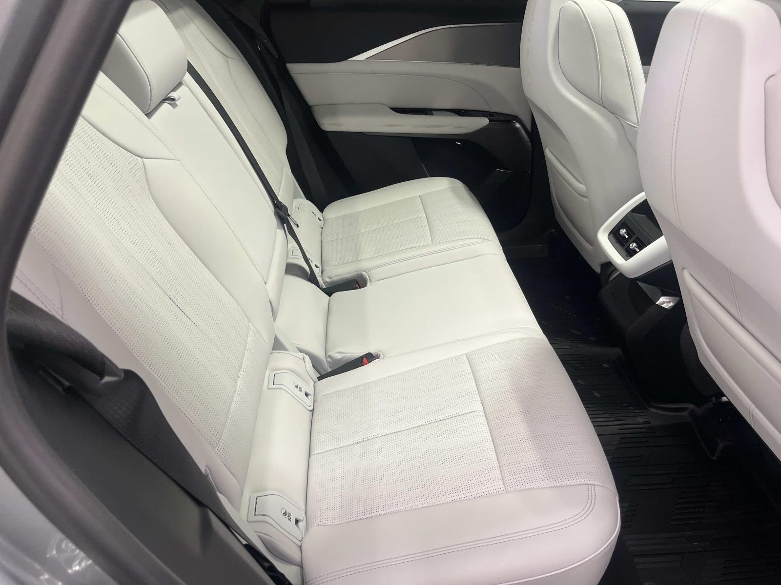2027 Cadillac LYRIQ Sport - Photo 28