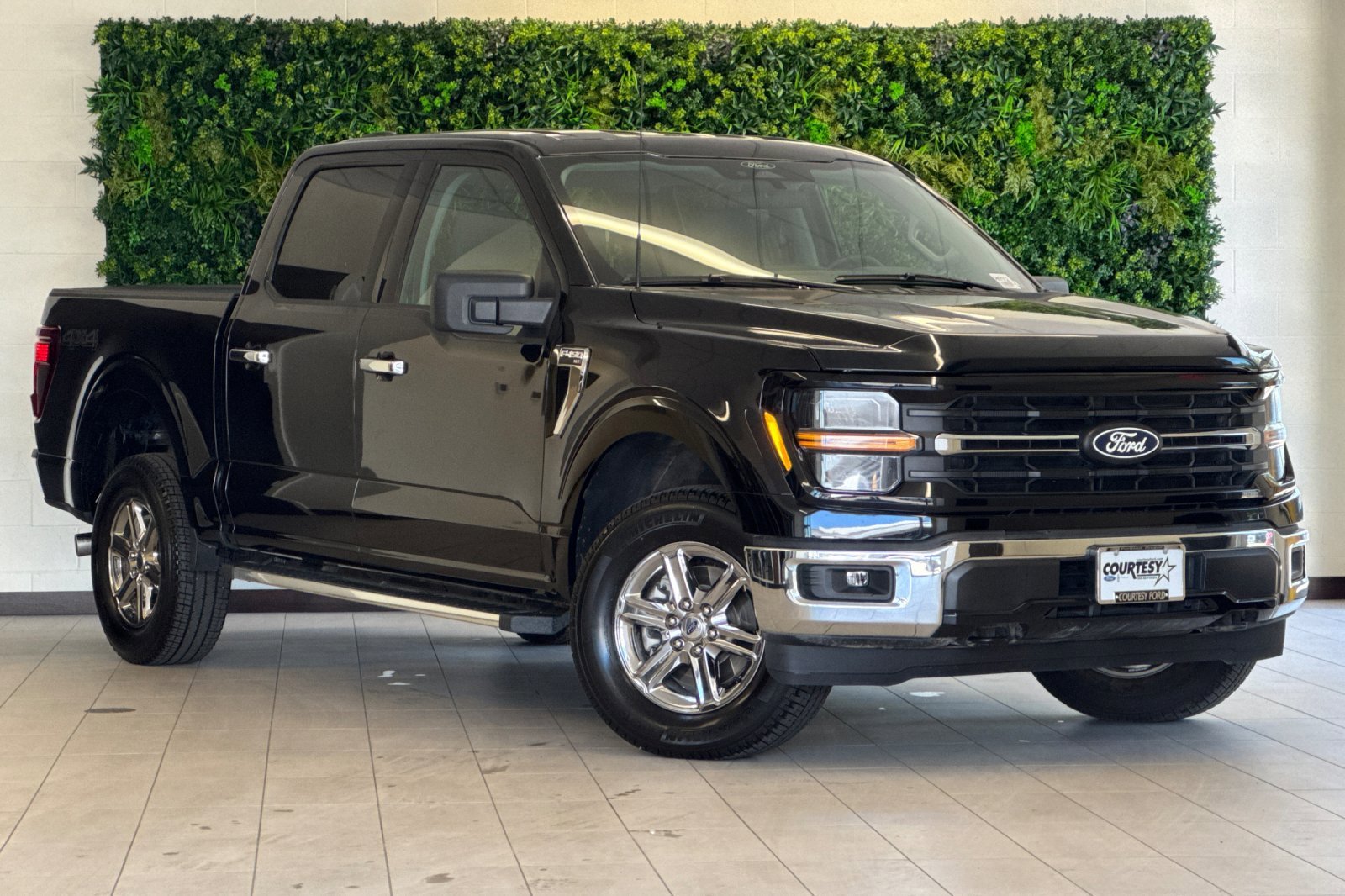 2025 Ford F-150 XLT 4x4 SuperCrew 145 in's photo