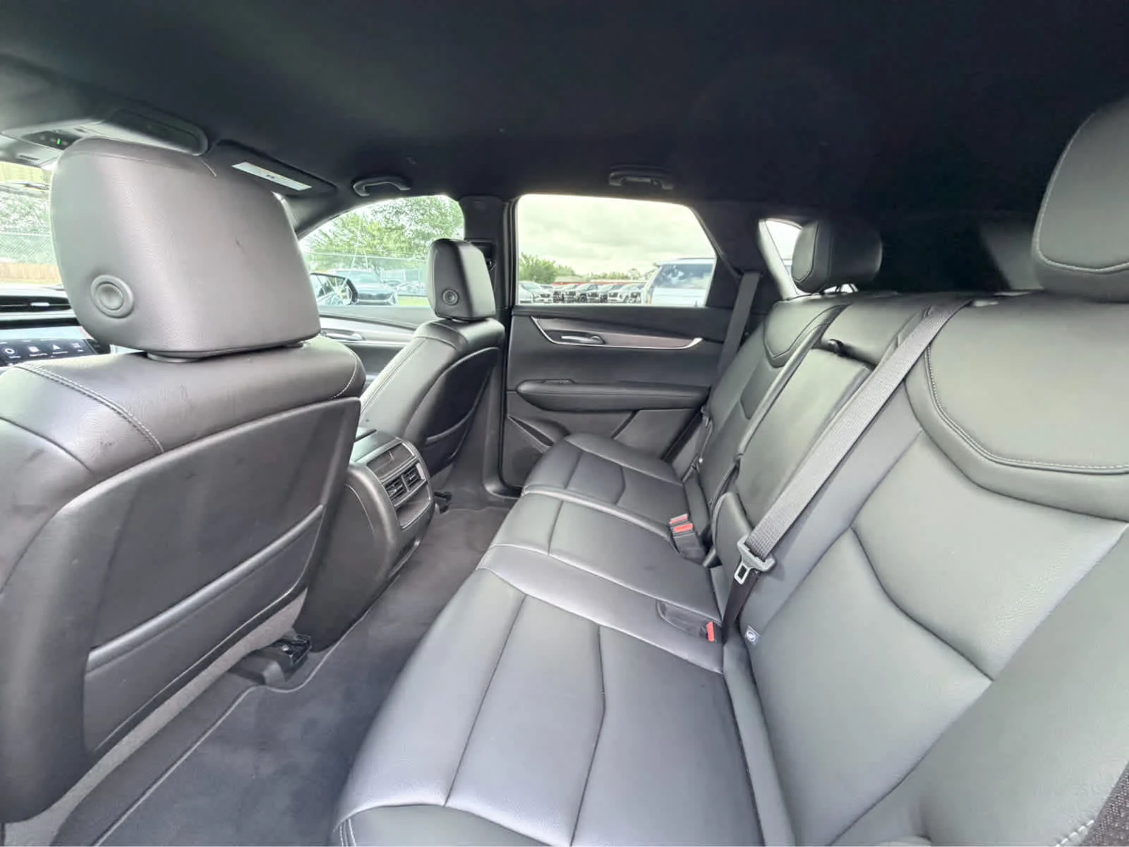 Used 2025 Argent Silver Metallic Cadillac Luxury image 31