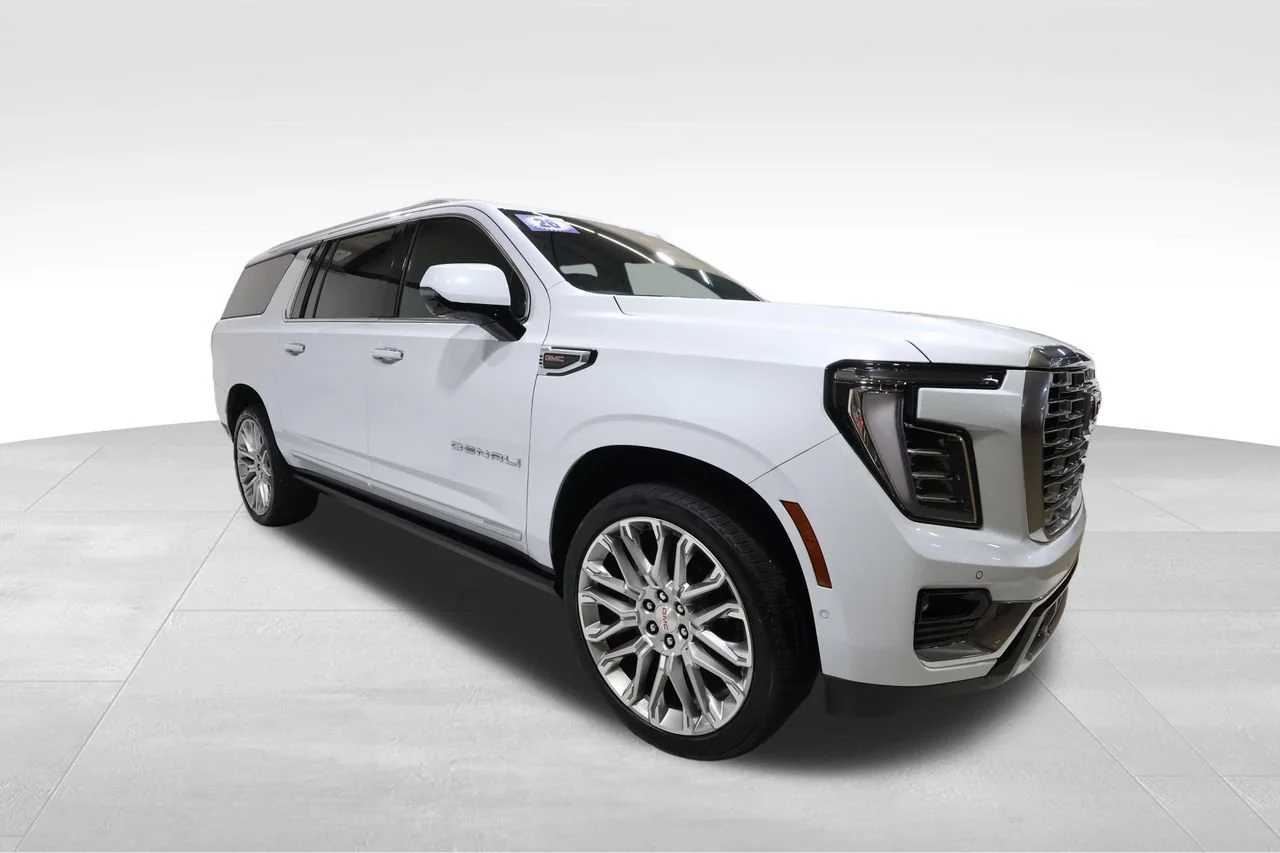 Used 2026 Glacier White Tricoat GMC Denali image 6