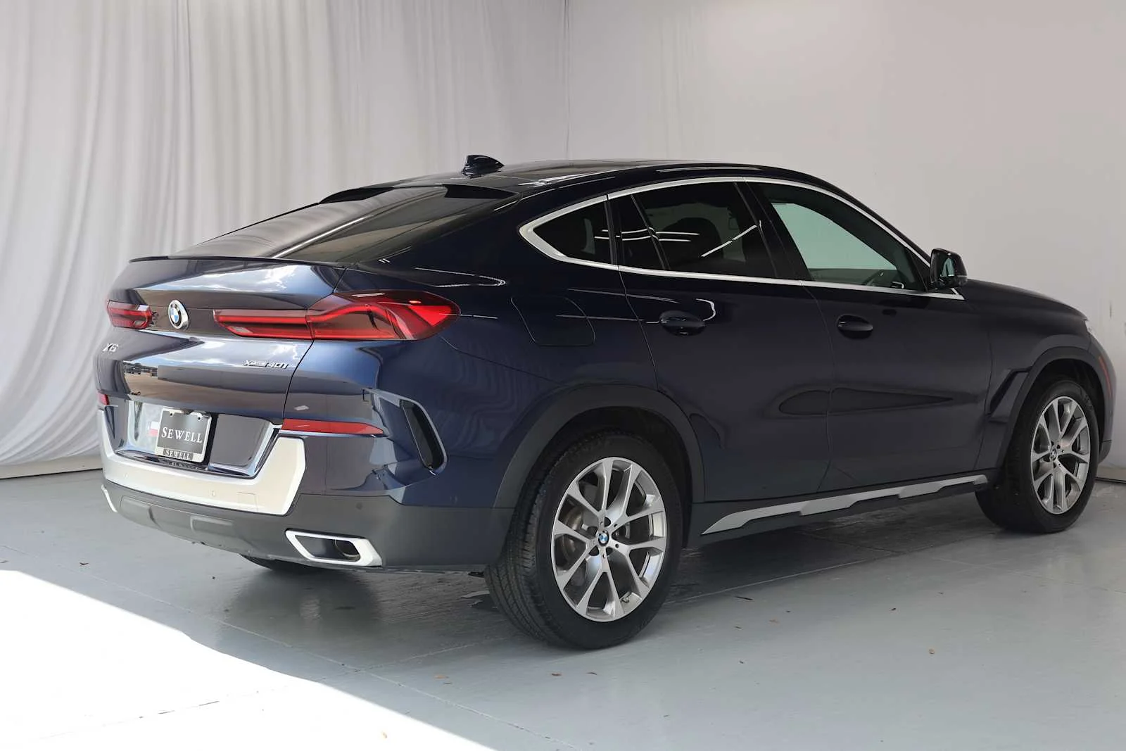 Used 2020 Tanzanite Blue II Metallic BMW xDrive40i image 9