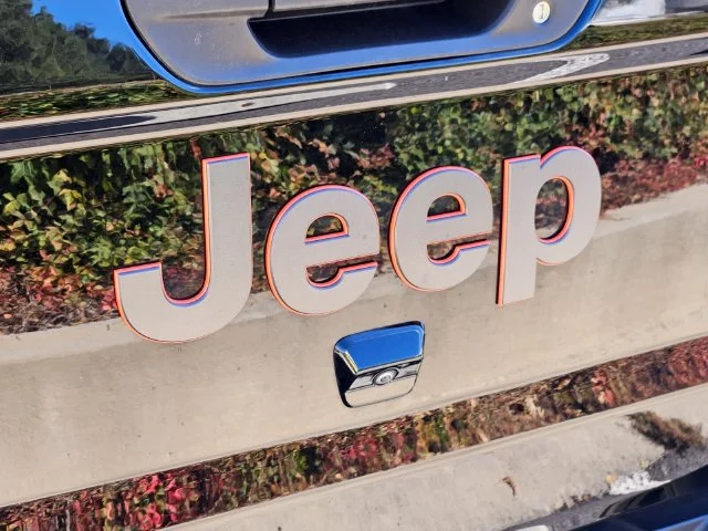 Used 2026 Black Jeep Mojave image 10