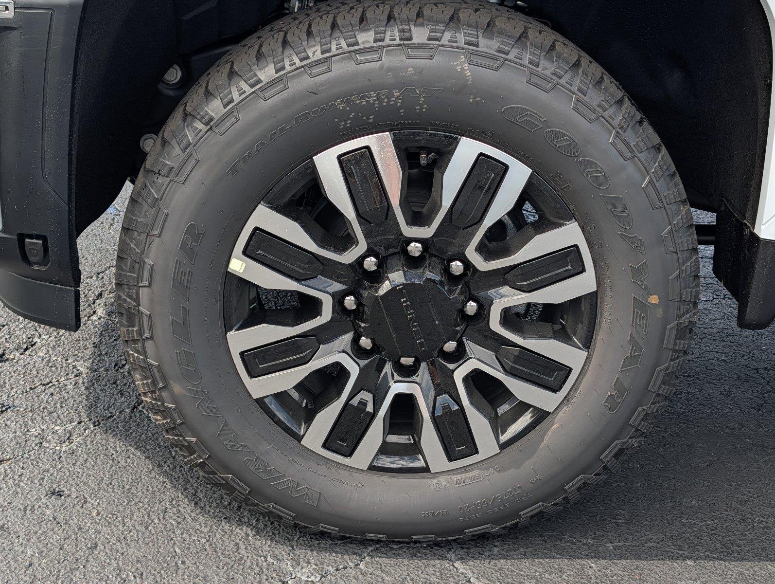 New 2026 Glacier White Tricoat GMC Denali Ultimate image 8