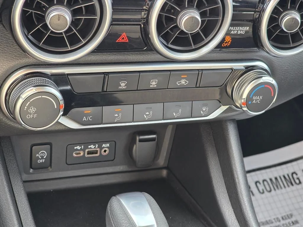 Used 2025 White Nissan SV image 18