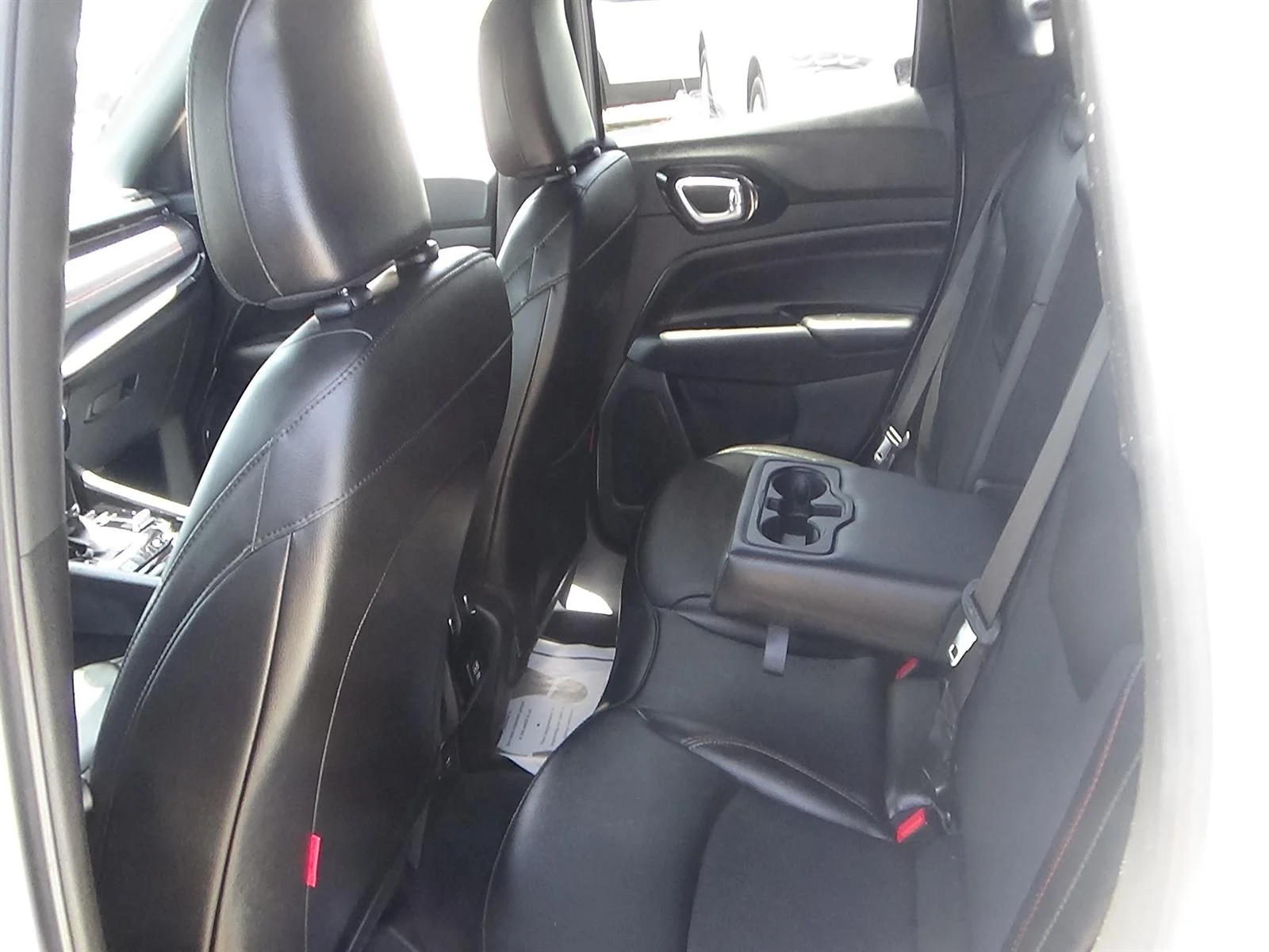 Certified Used 2025 Bright White Clear Coat (pw7) Jeep Trailhawk image 13