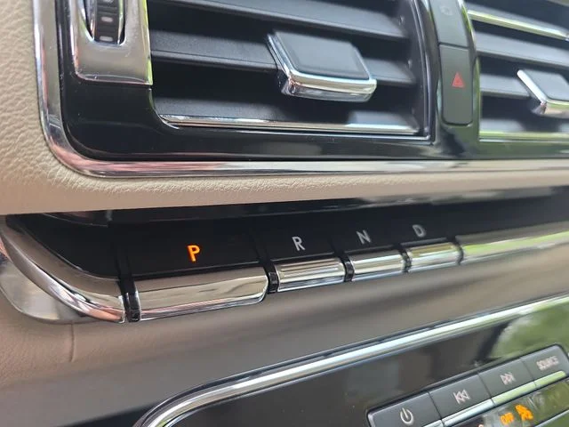 Used 2020 White Lincoln Reserve image 20