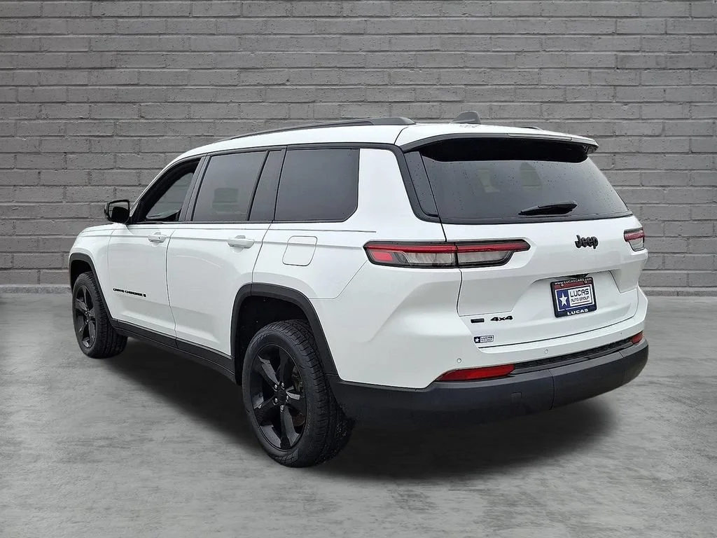 Used 2023 Bright White Clearcoat Jeep Altitude image 8