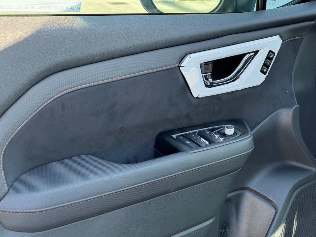New 2026 ICE SILVER METALLIC Subaru Touring image 7