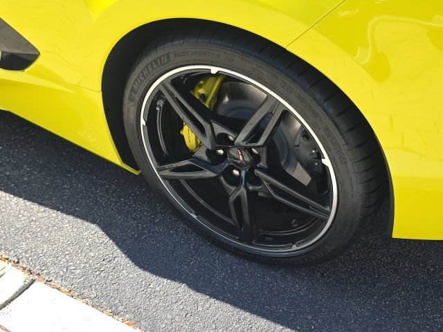 Used 2023 ACCELERATE YELLOW METALLIC Chevrolet 2LT image 10