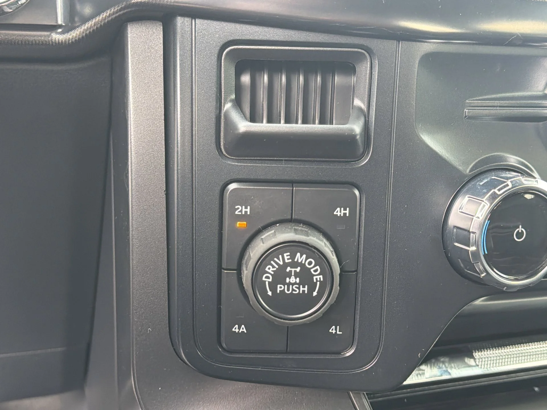 New 2026 Iconic Silver Metallic Ford Lariat® image 10