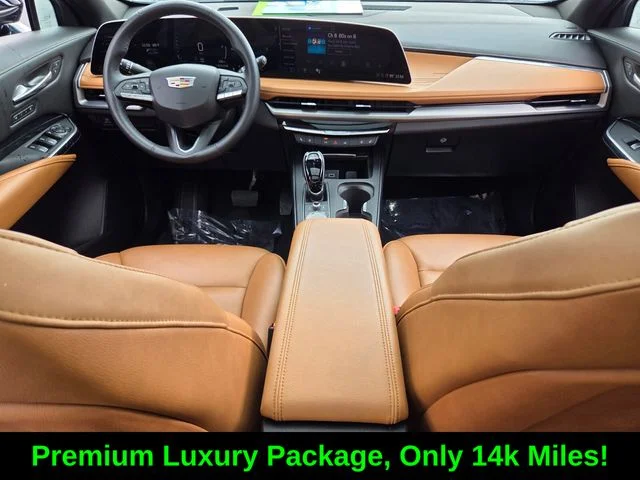 Used 2025 Green Cadillac Premium Luxury image 13