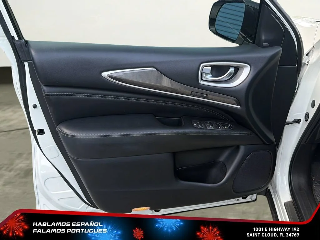 Used 2020 White INFINITI LUXE image 11