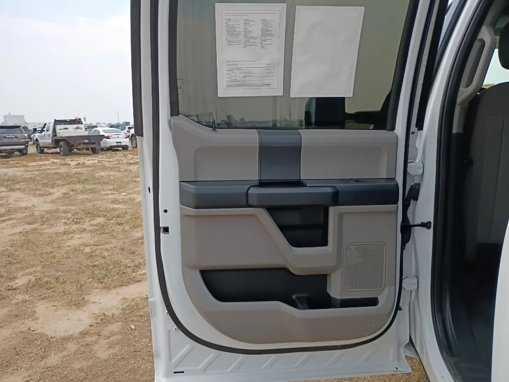 Used 2022 Oxford White Ford XL image 16