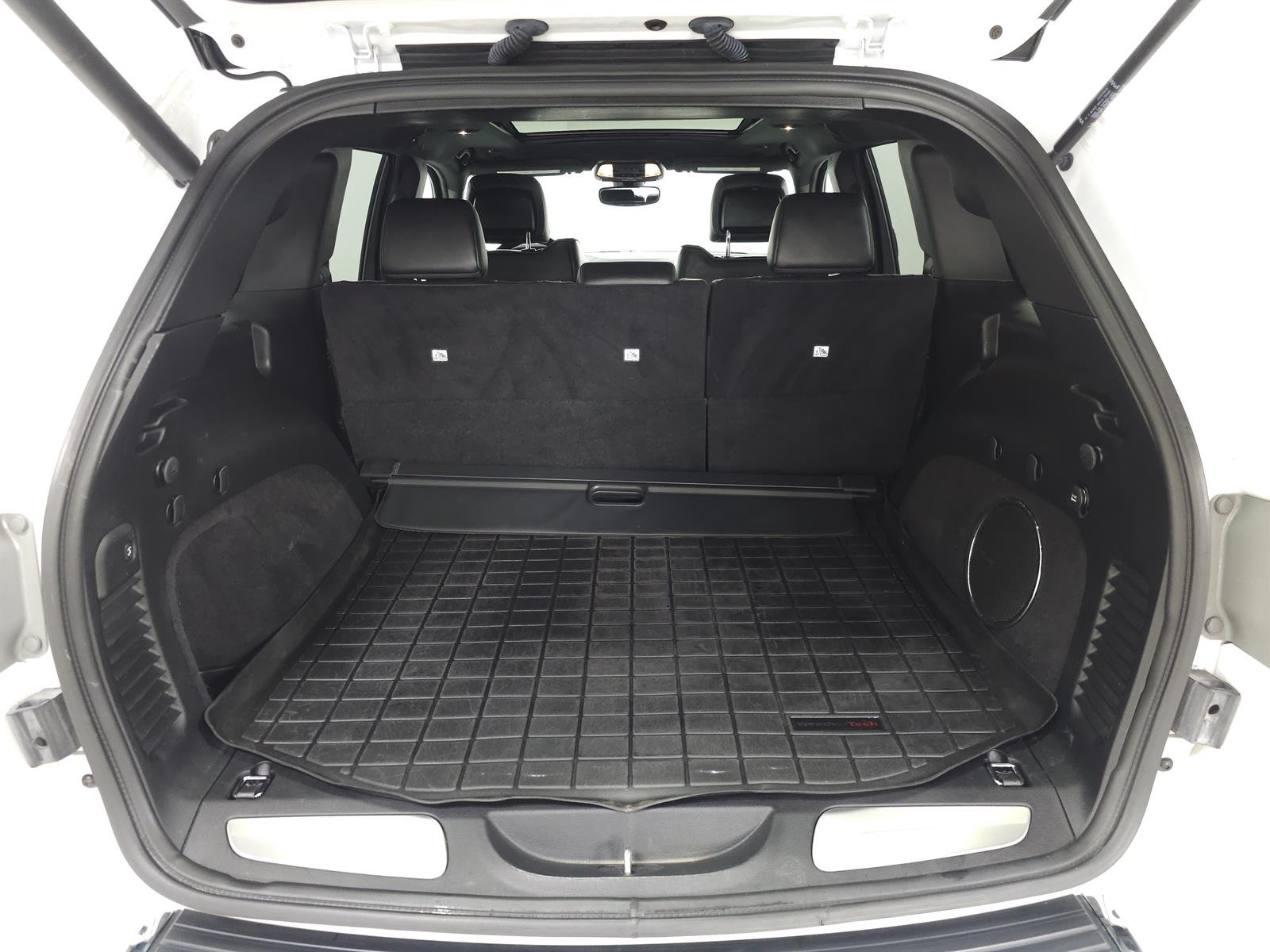 Used 2019 White Jeep Overland image 8