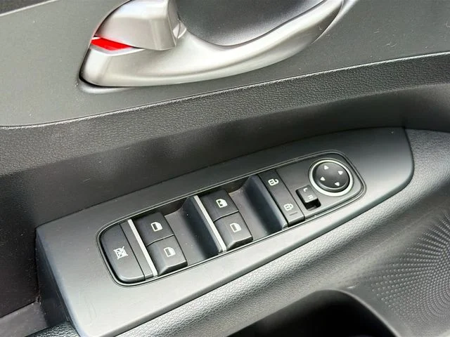 Used 2021 White Kia LXS image 18