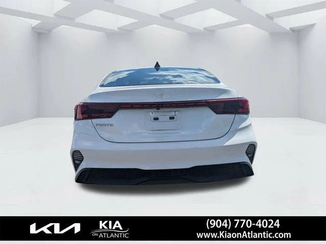 Used 2024 White Kia LXS image 4