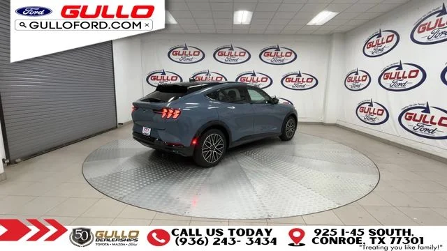 Used 2024 Vapor Blue Ford Premium image 8
