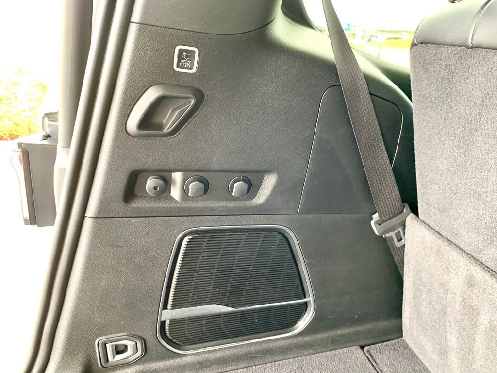 Used 2025 White Jeep Series II image 26