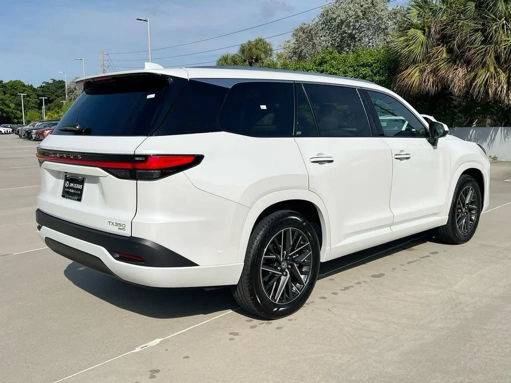 Used 2026 Wind Chill Pearl Lexus 350 Premium image 7