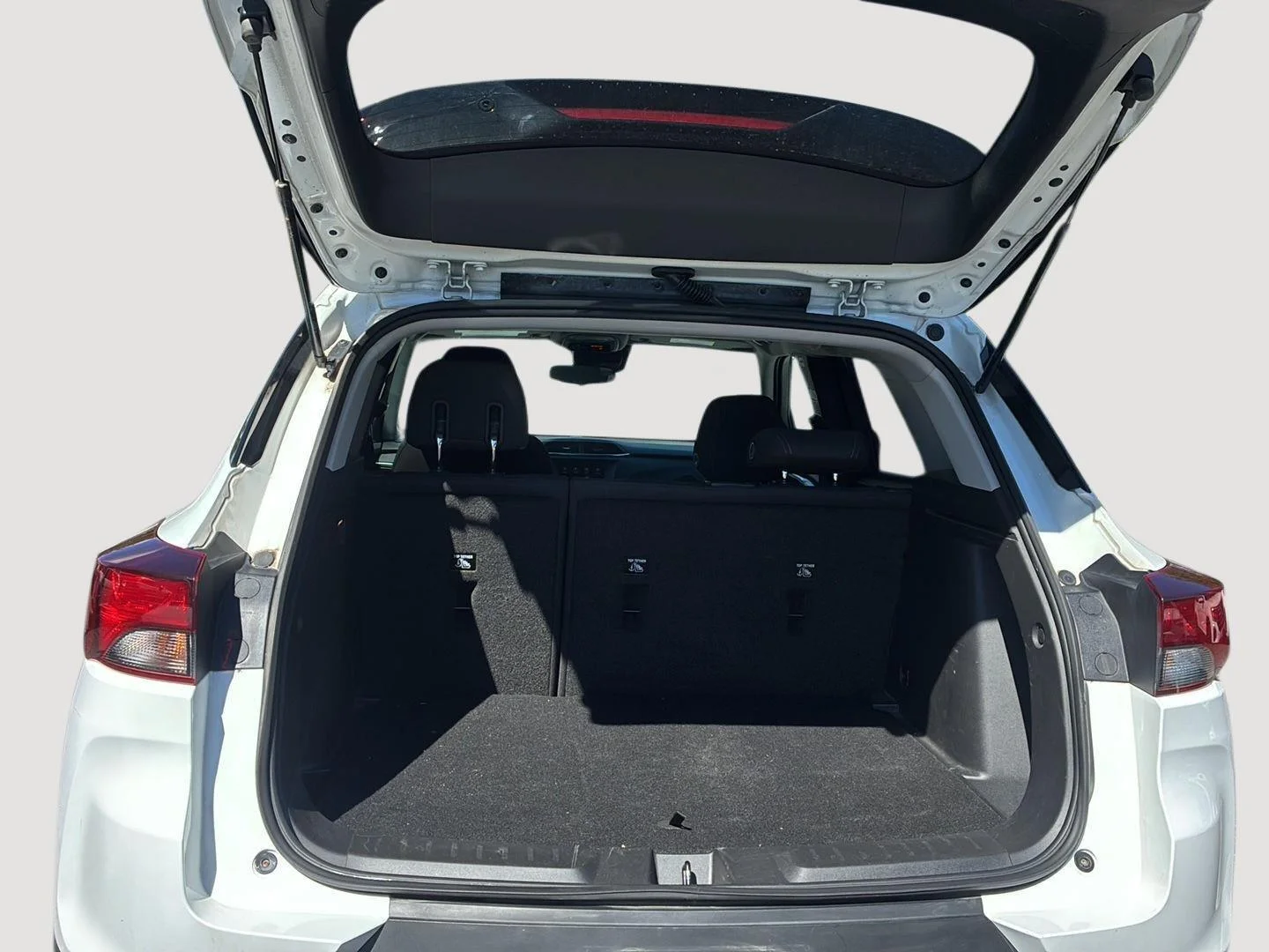Used 2022 Summit White Chevrolet LT image 18
