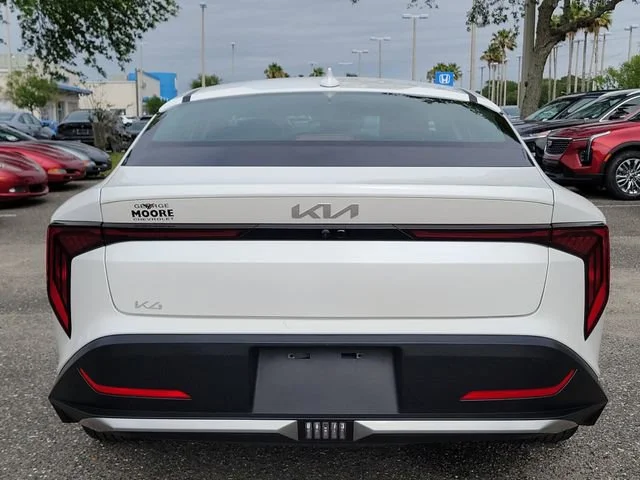 2025 Kia K4 LXS - Photo 7