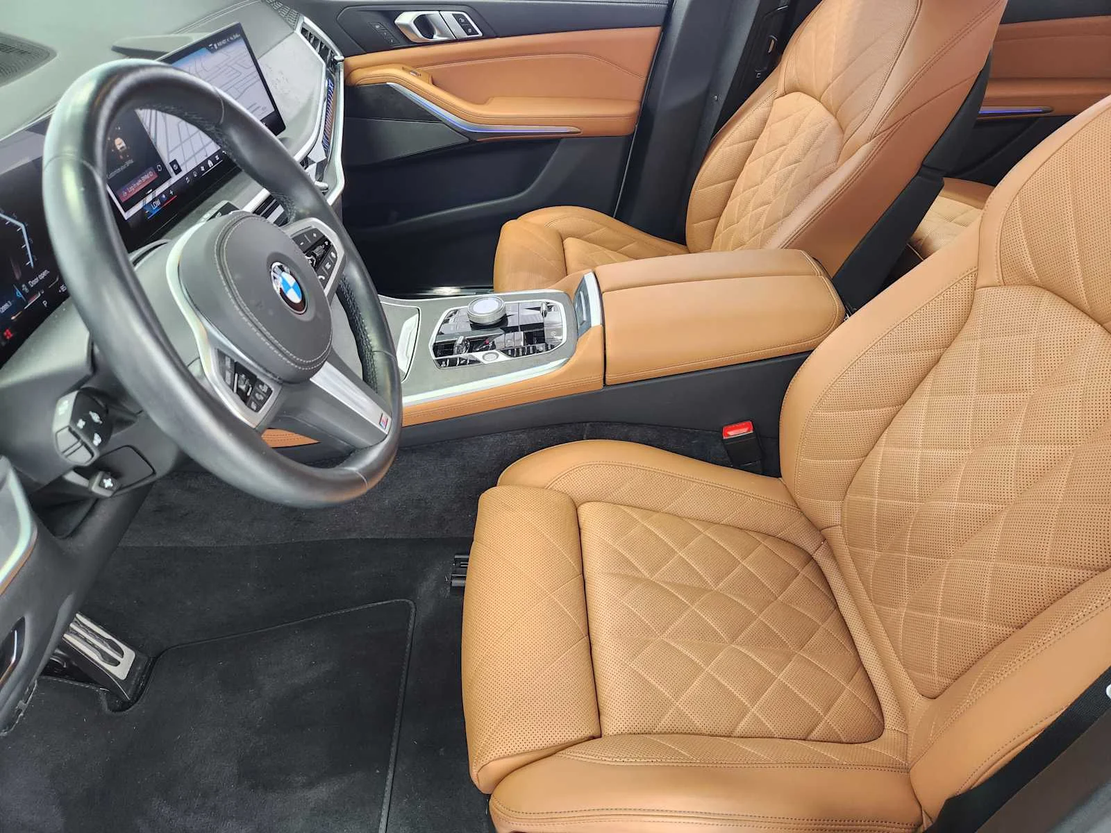 Certified Used 2024 Mineral White Metallic BMW xDrive40i image 9