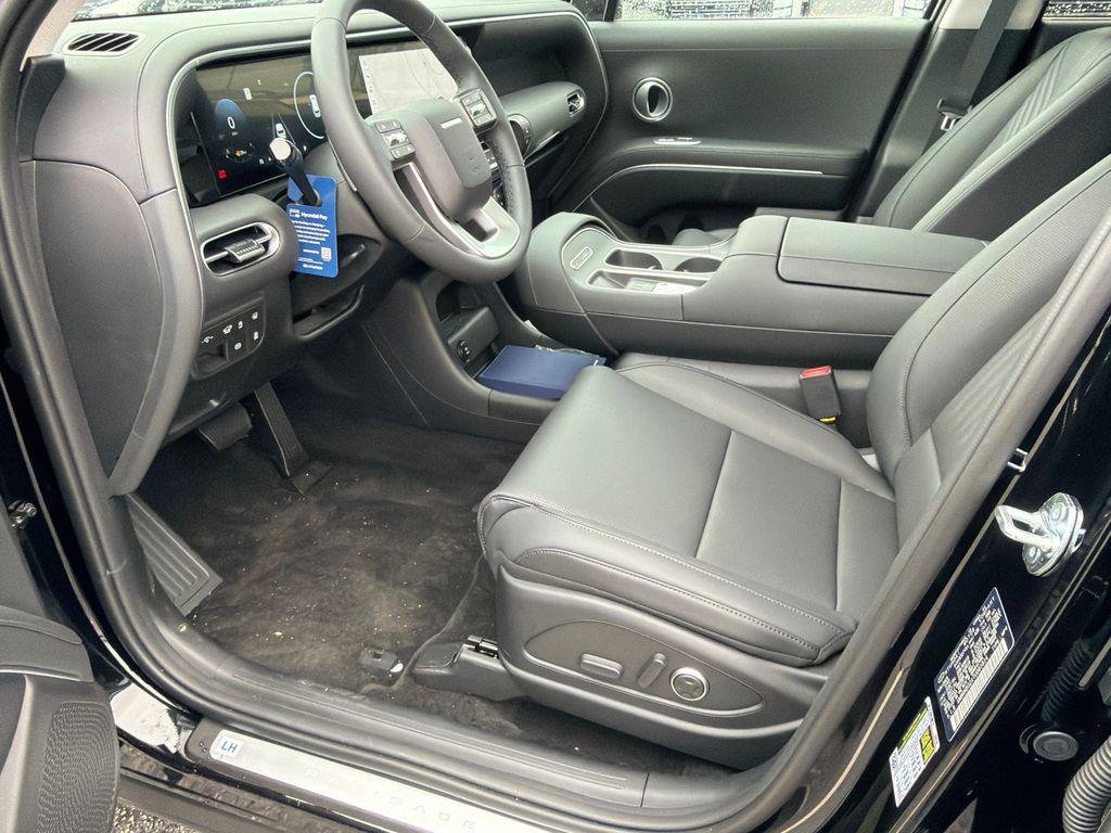 New 2026 Black Hyundai SEL Premium FWD image 9