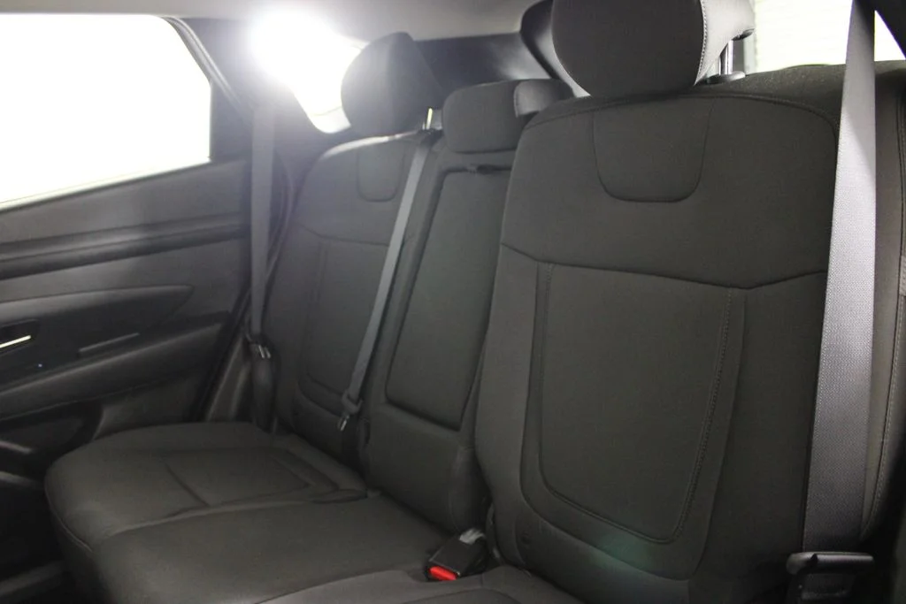 Used 2025 Black Hyundai SE image 20