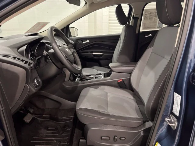 Used 2018 Blue Ford SE image 9