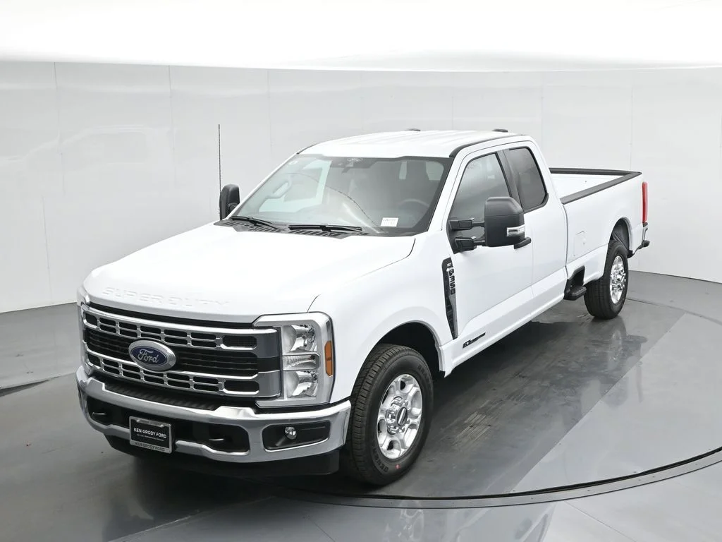 New 2026 Oxford White Ford XLT image 39