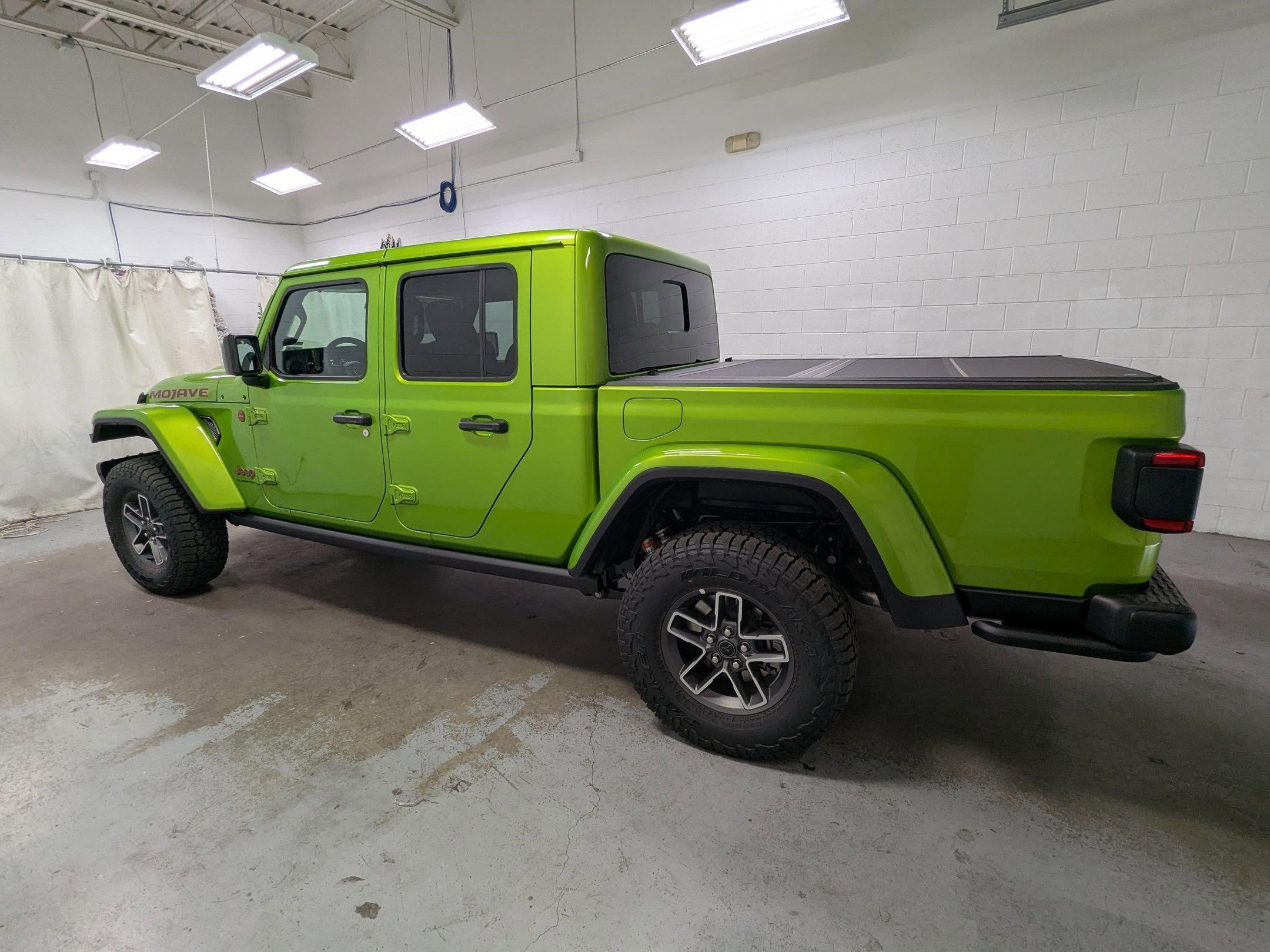 New 2025 Mojito Exterior Paint Jeep Mojave X image 8
