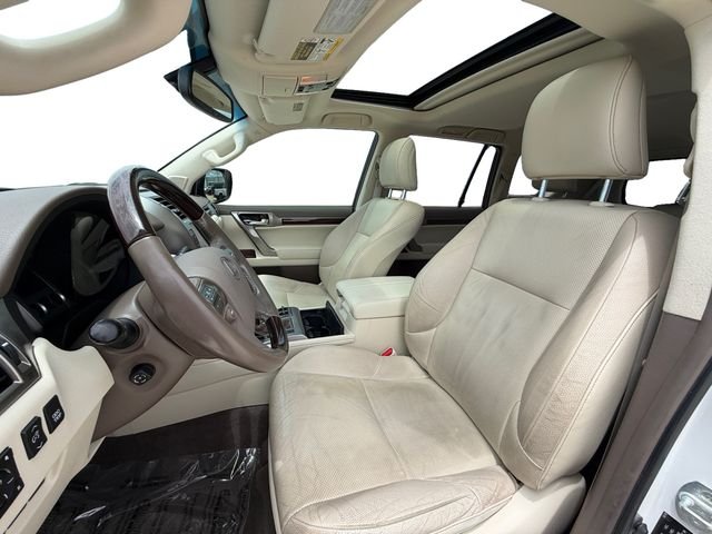 Used 2019  Lexus 460 image 10
