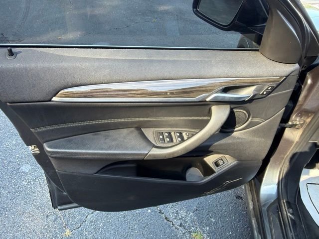 Used 2018 Mineral Gray Metallic BMW xDrive28i image 25