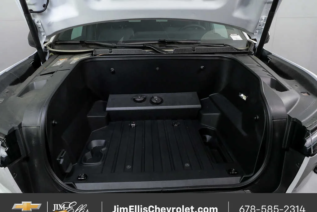 2025 Chevrolet Silverado EV LT - Photo 32