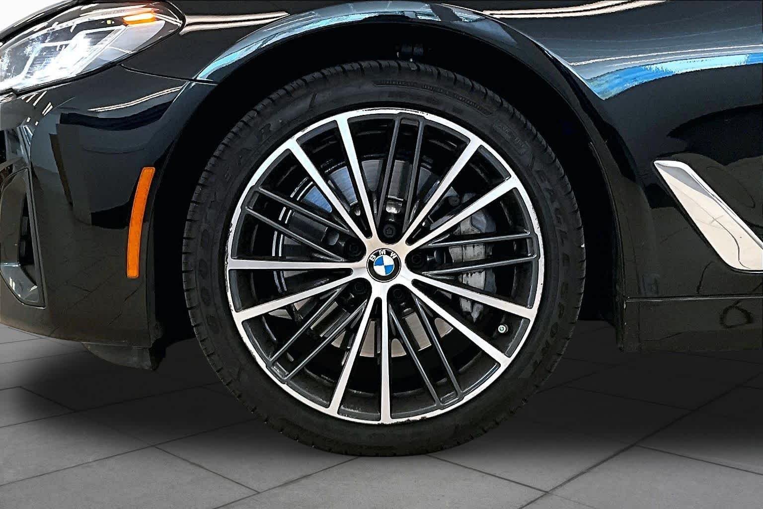 Used 2023 Black Sapphire Metallic BMW 530i image 9