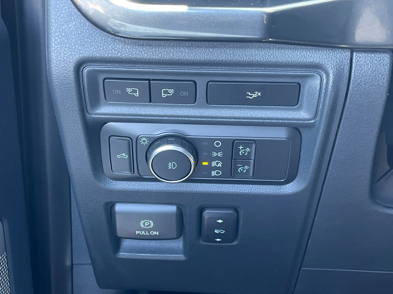 Used 2022 Gray Ford XLT image 31