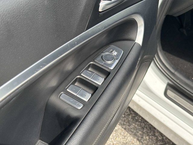 2026 GENESIS G70 Standard - Photo 14