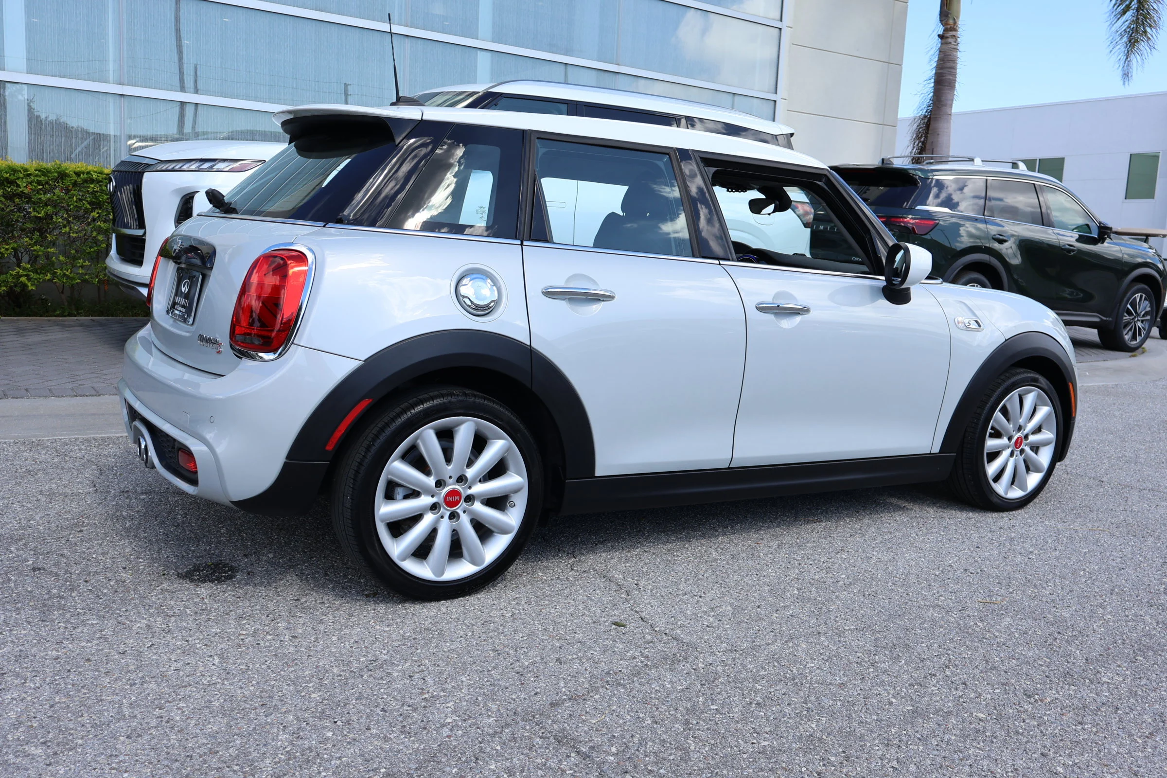 Used 2020 White Silver Metallic MINI Cooper S image 9