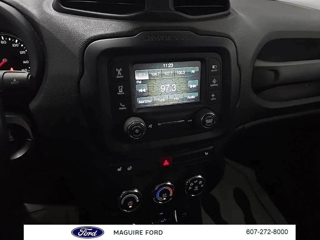 Used 2017 White Jeep Latitude image 27