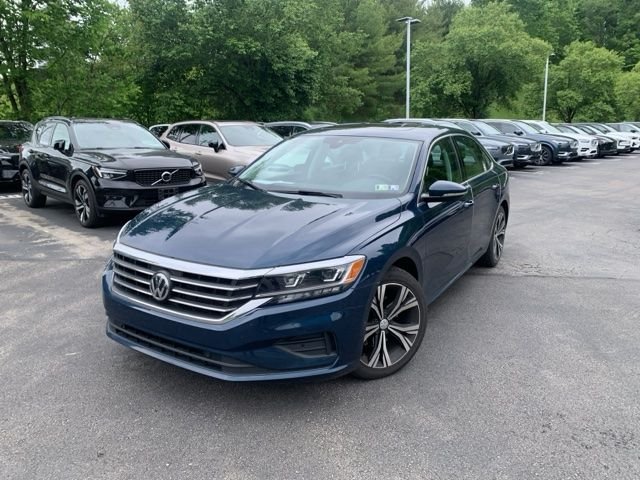 2020 Volkswagen Passat 2.0T SEL Auto's photo