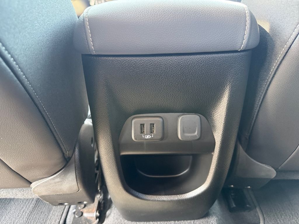 Used 2021 Red Chevrolet Z71 image 21