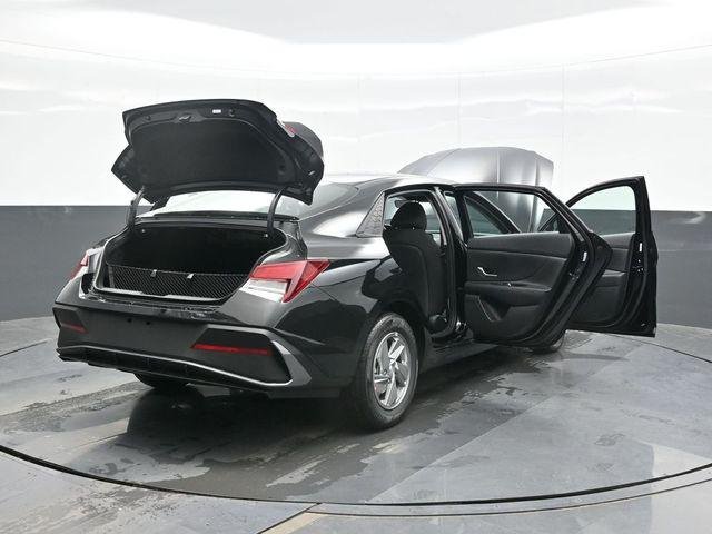 New 2026 Black Hyundai SE image 29