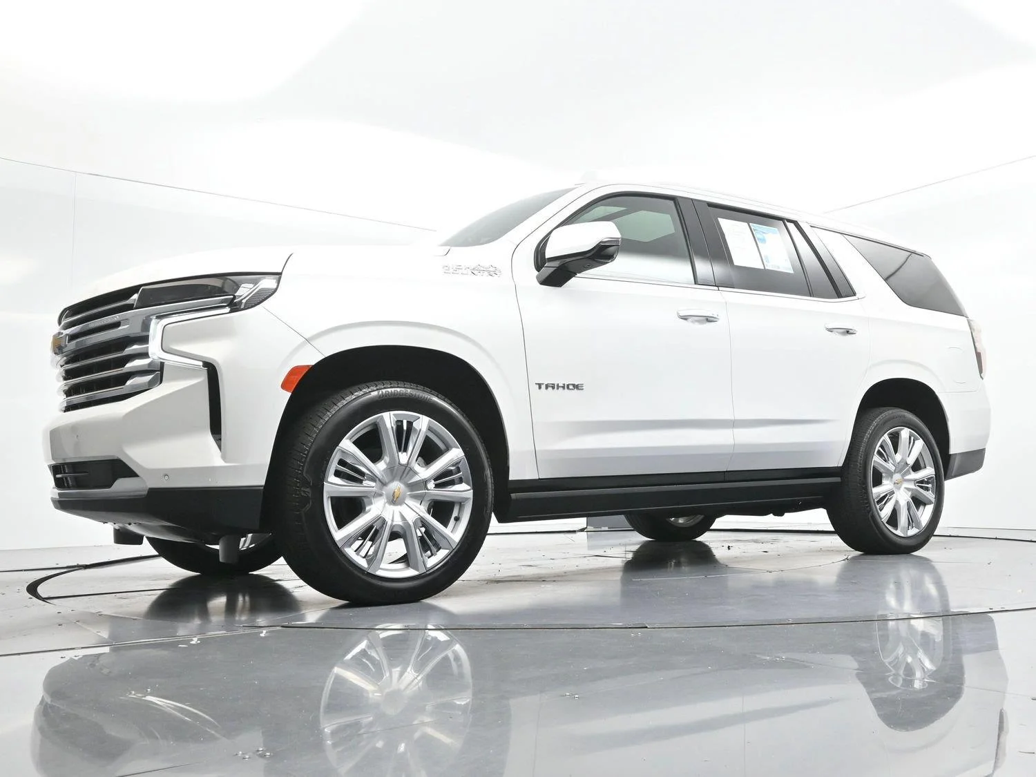 Used 2021 IRIDESCENT PEARL TRICOAT Chevrolet High Country image 48