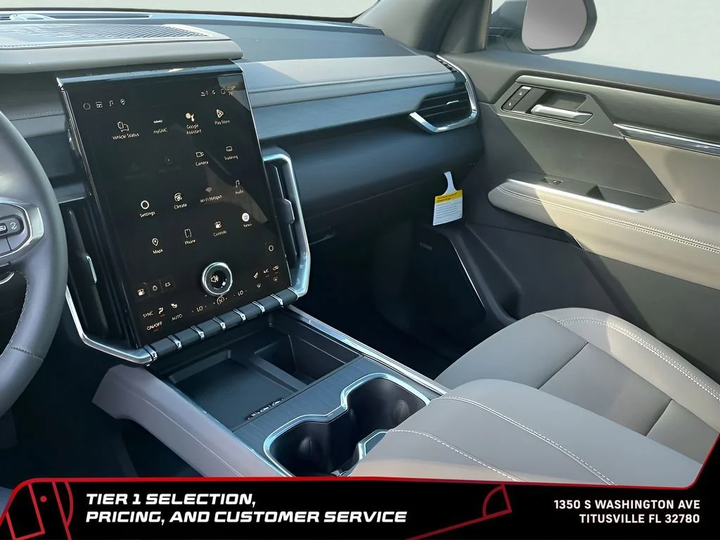 New 2026 Glacier White Tricoat GMC Elevation image 38