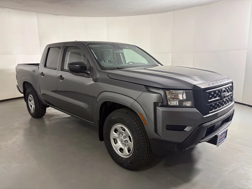 Used 2022 Gray Nissan S image 2