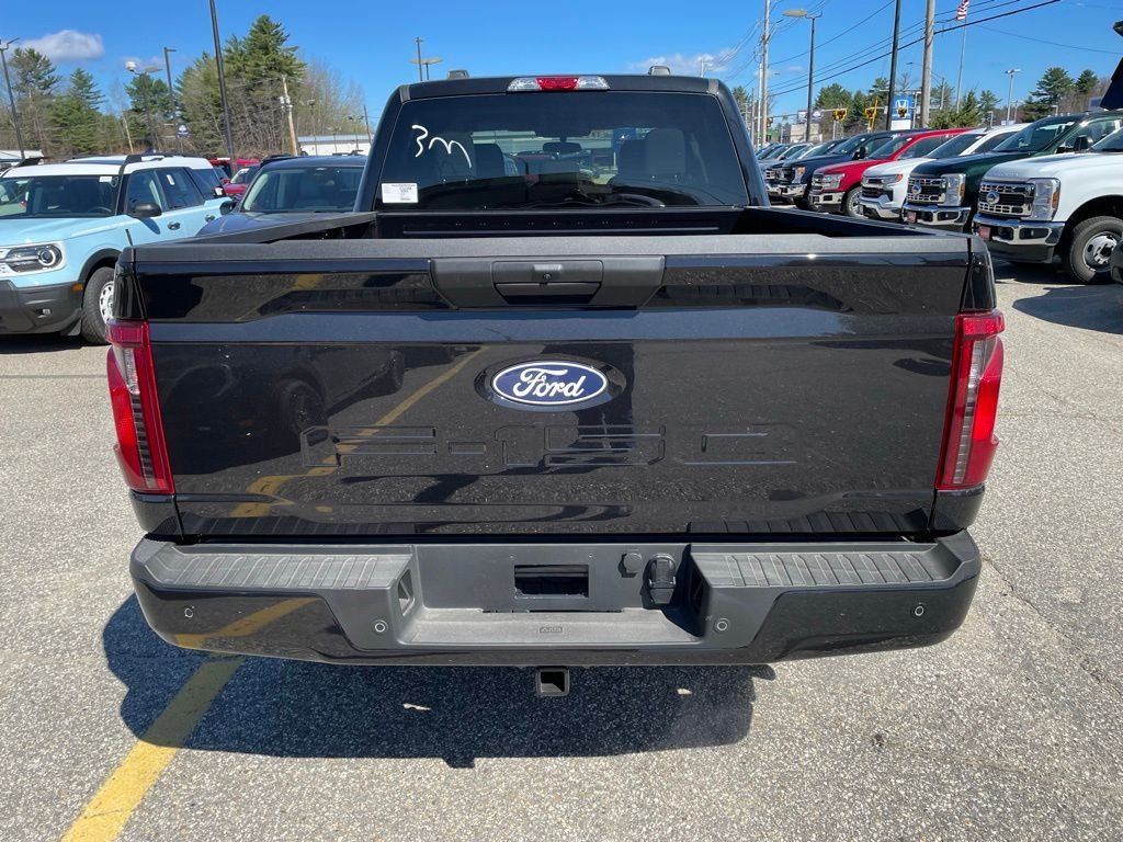 New 2026 Agate Black Metallic Ford XLT image 5