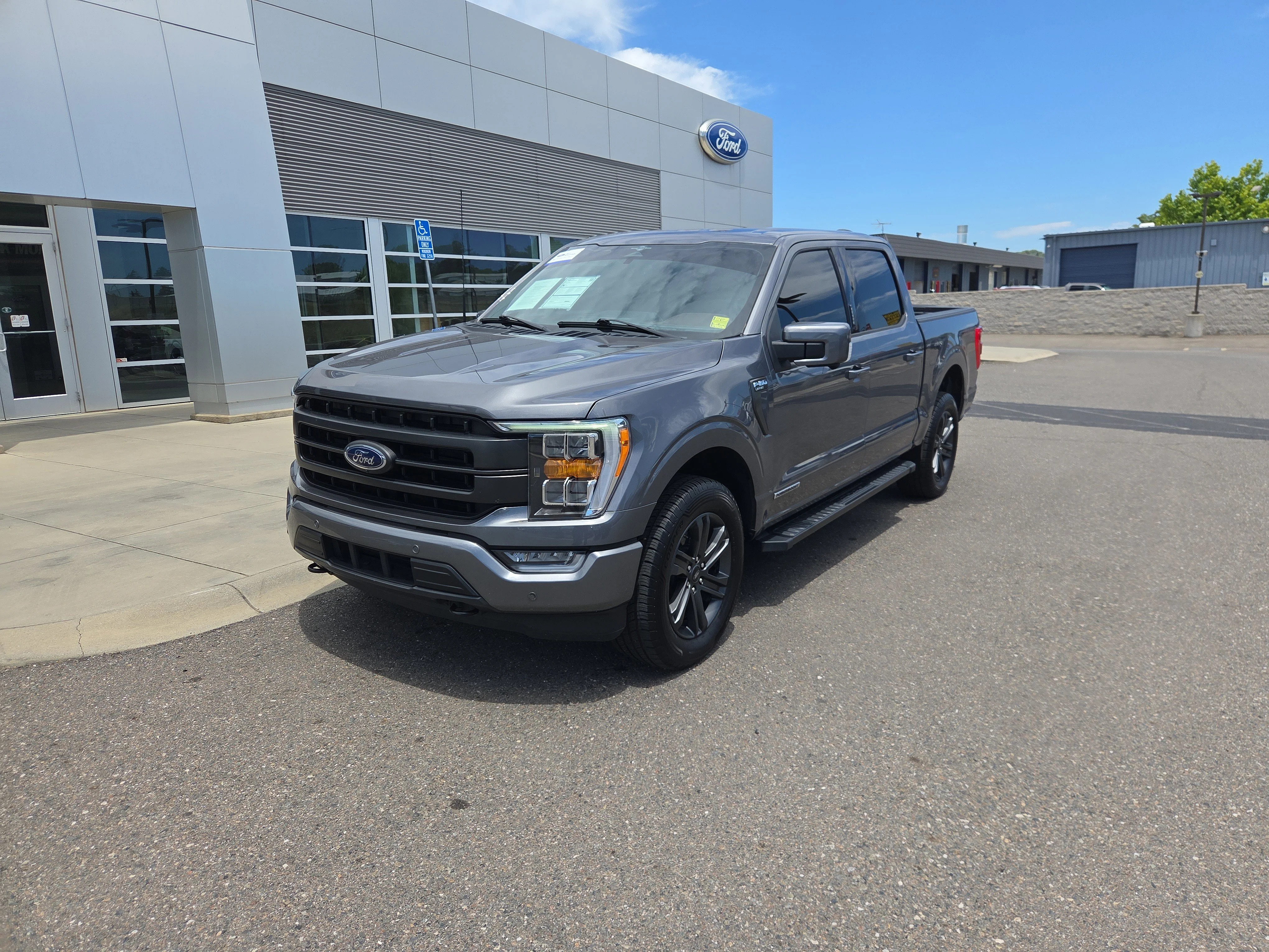2023 Ford F-150 Lariat 4x4 SuperCrew 5-1/2 Box's photo