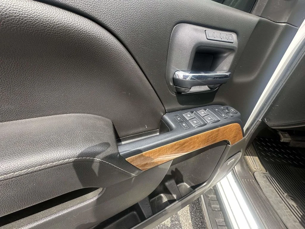 Used 2018 White Chevrolet LTZ image 19